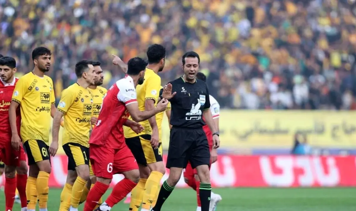 کارشناسی داوری دیدار سپاهان - پرسپولیس/ پرسپولیس ضرر کرد!