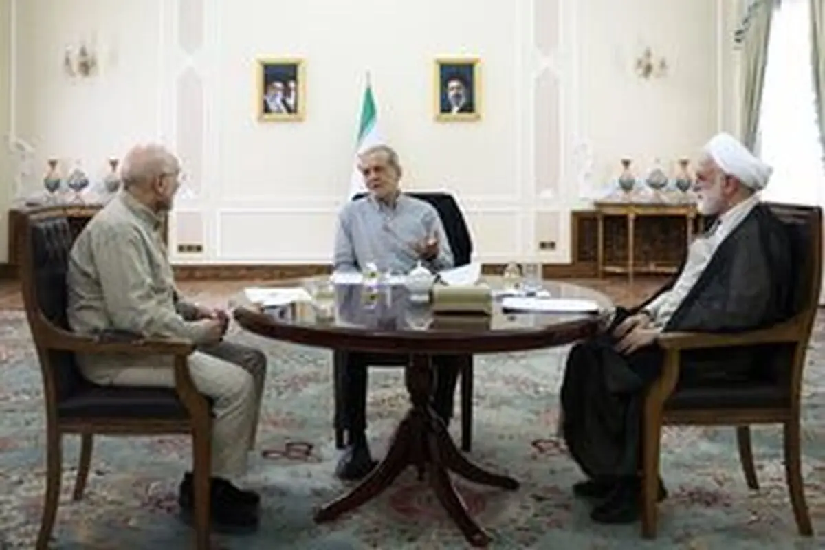 تأکید سران قوا بر تحکیم وحدت ملی و صیانت از اقتدار ایران