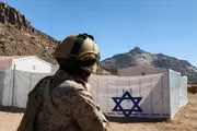 پرچم اسرائیل و آمریکا در مانور ارتش یمن 