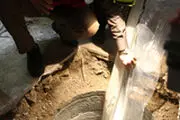 نجات دو کارگر افغان از عمق چاه