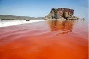 آب دریاچه ارومیه قرمز شد