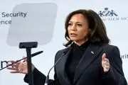کامالا هریس ترامپ مبارزه می کند