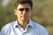 هوتن به قلعه نوعی گزارش می‌دهد!