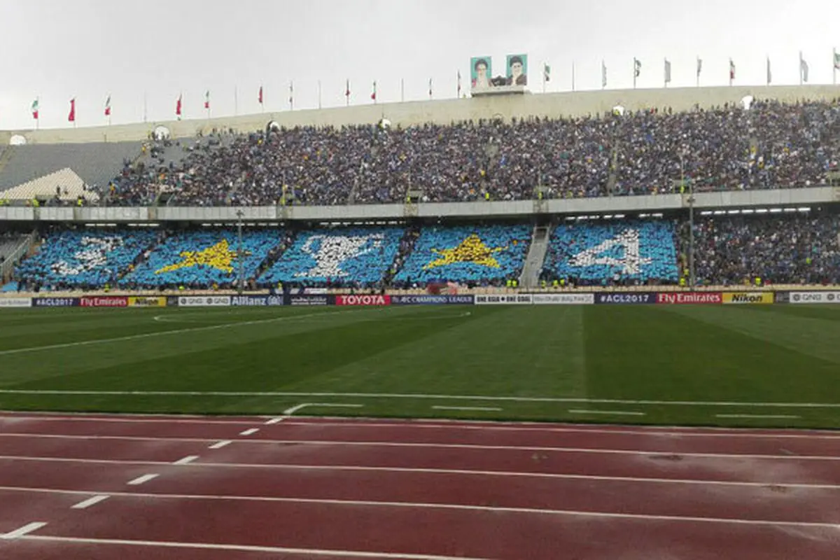 حواشی دیدار استقلال- الاهلی؛ تماشاگران فراری شدند!