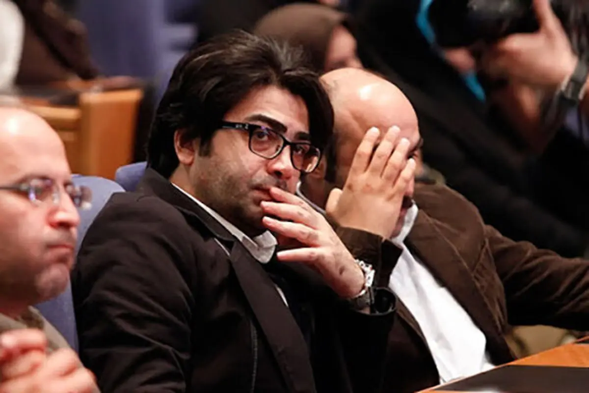واکنش مجری ممنوع التصویر به عدم فاصله گذاری در جشنواره فیلم فجر