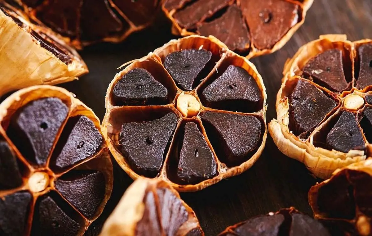 خواص سیر سیاه چیست؛ ۷ فایده بینظیر این ماده غذایی