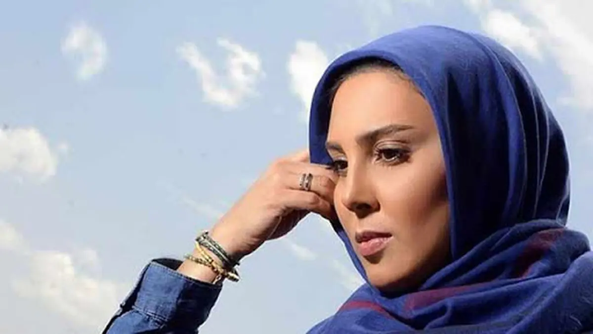 ژست خاص لیلا بلوکات کنار ساحل