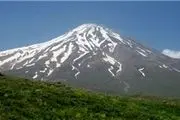 کوهنوردان شهمیرزادی به قله دماوند صعود کردند