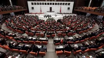 پارلمان ترکیه، منطقه پرخطر انتقال کرونا است


