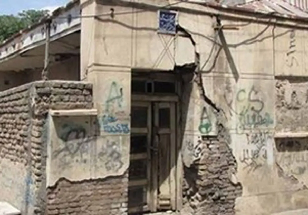 خسارت 5 میلیارد ریالی به منازل مسکونی فریدن بر اثر بارش باران
