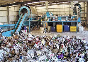 درآمدی میلیونی با زیر و رو کردن زباله ها