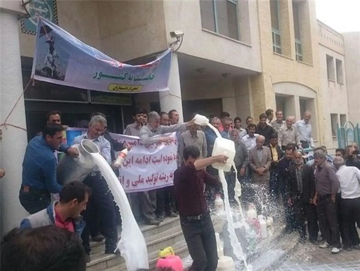خیابان های سیستان هم آغشته به شیر شد