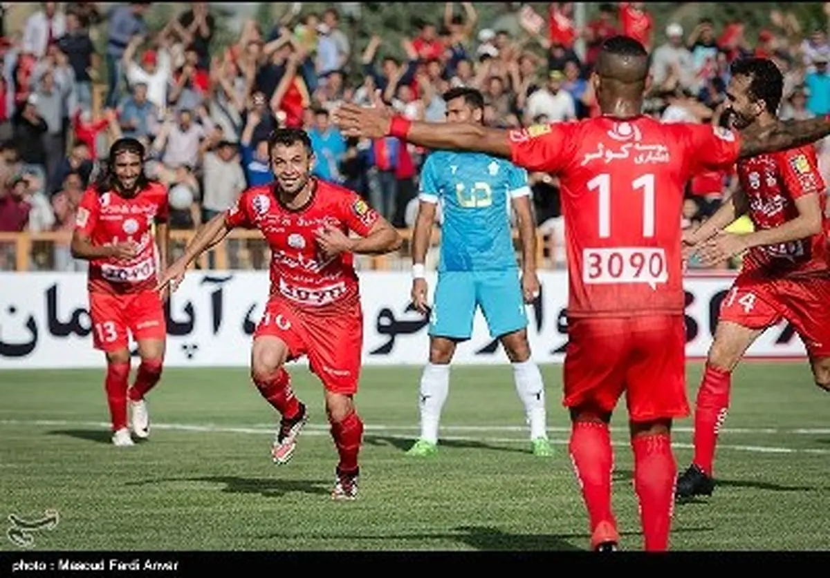 پرسپولیس و تراکتورسازی، نقطه مقابل استقلال