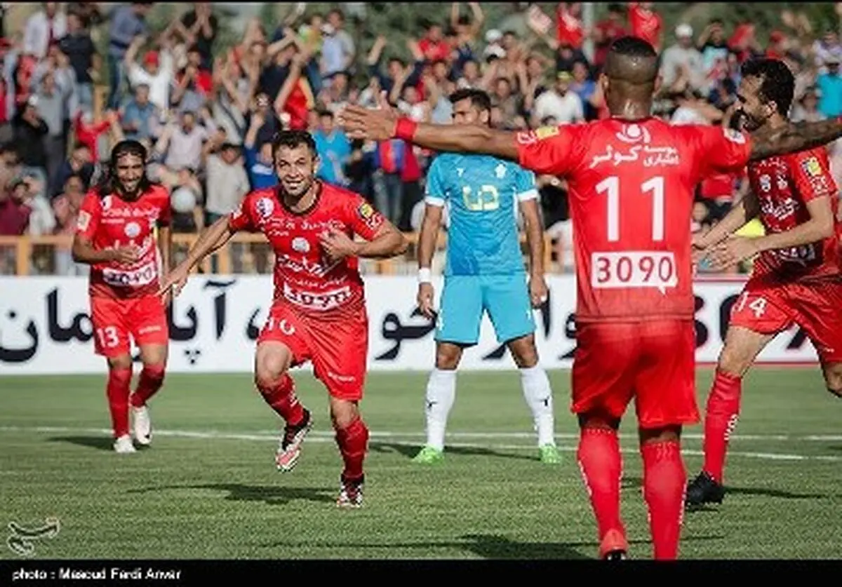 پرسپولیس و تراکتورسازی، نقطه مقابل استقلال