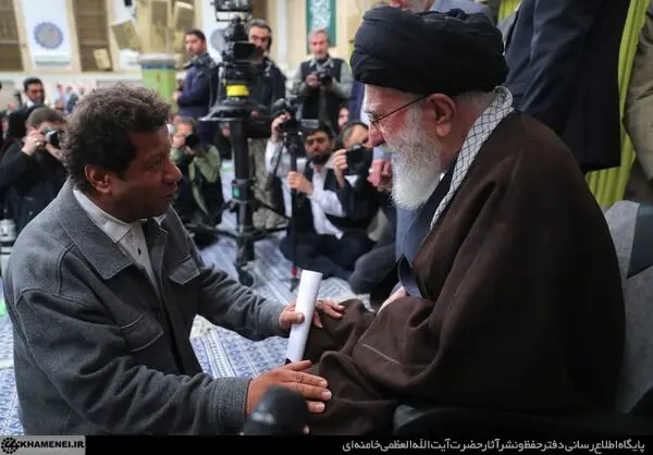 دیدار شاعران و اساتید ادبیات فارسی با رهبر انقلاب/گزارش تصویری