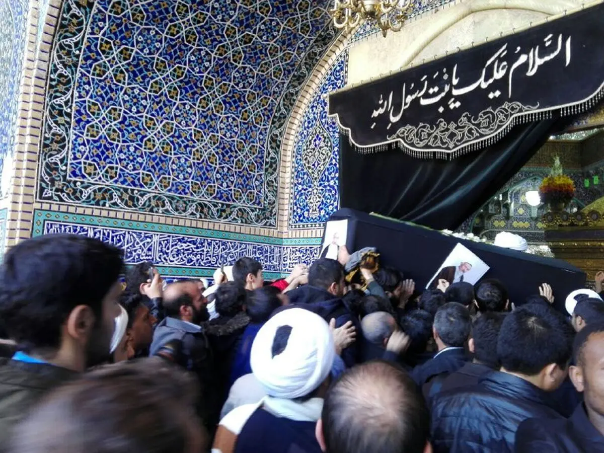 پیکر آیت‌الله مومن در حرم مطهر حضرت معصومه(س) آرام گرفت