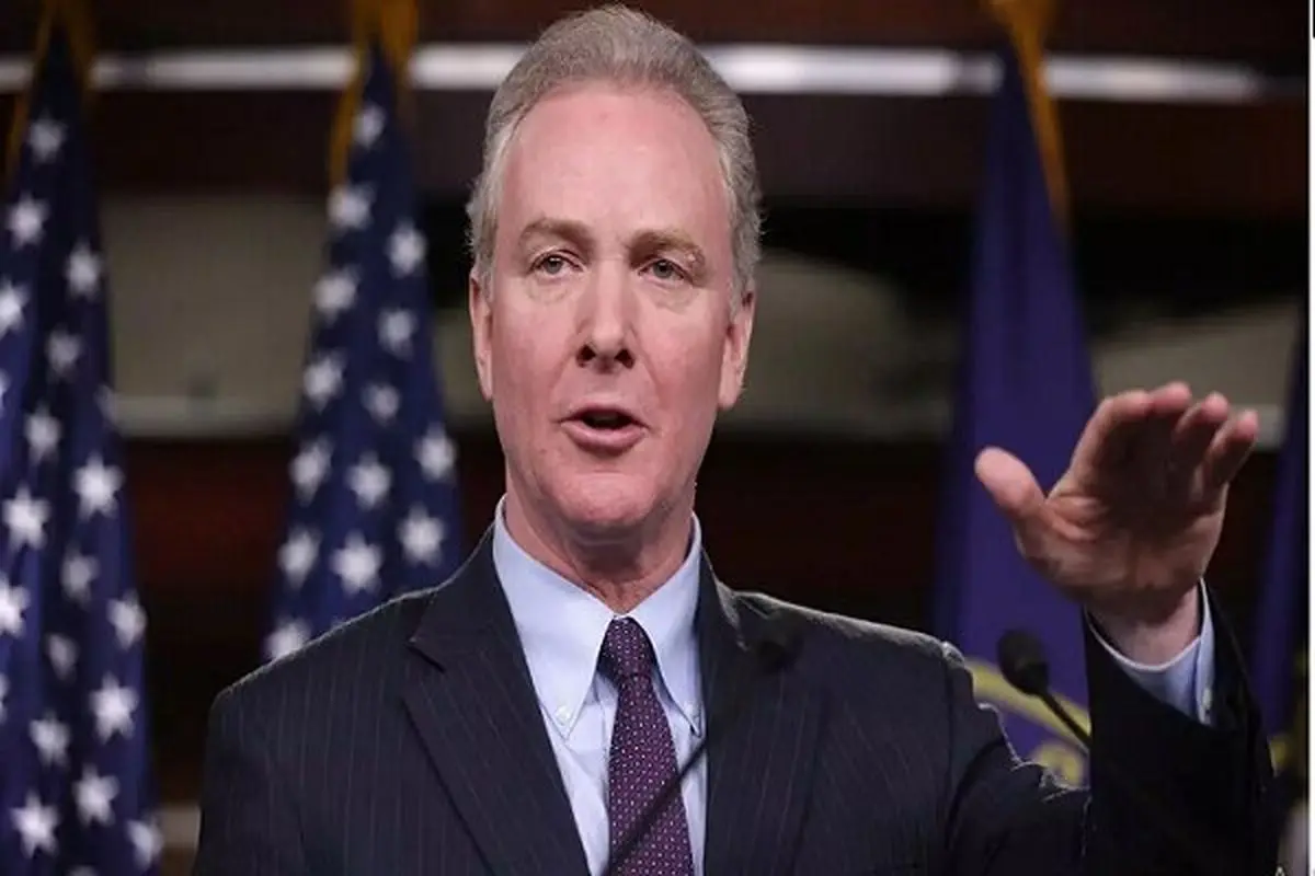 سناتور آمریکایی: ترامپ احمق است