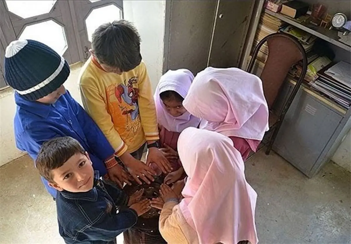 معلم فداکار مانع آتش سوزی کلاس شد