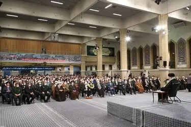 دیدار صدها نفر از مردم اصفهان با رهبر انقلاب اسلامی/گزارش تصویری