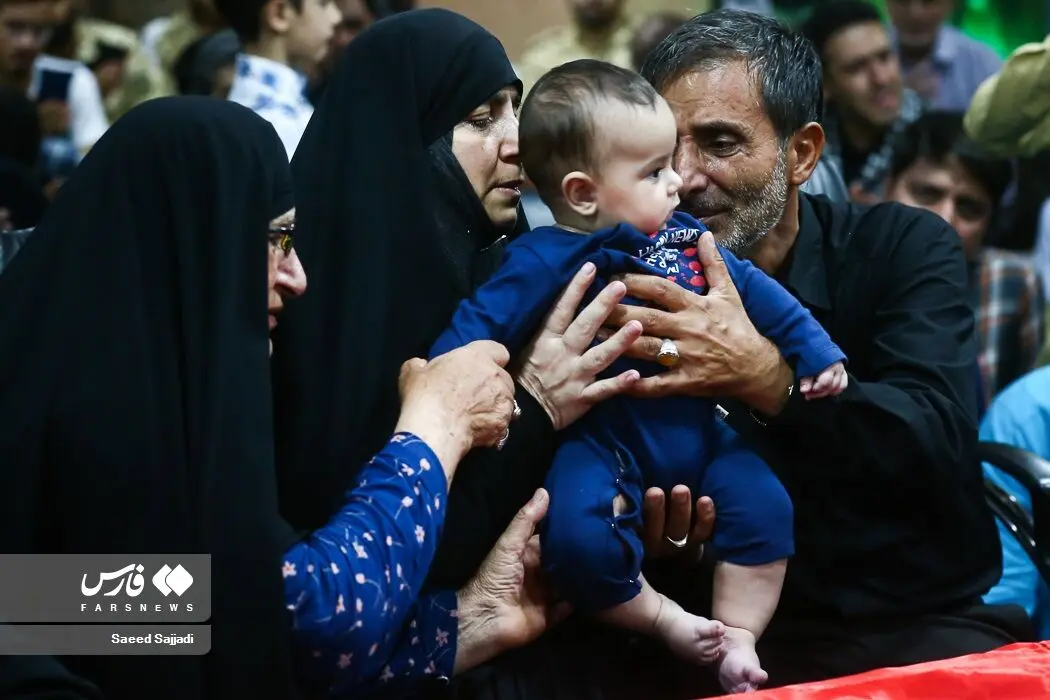 وداع با پیکر شهید مهدی اکبرپور روشن/گزارش تصویی