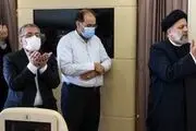 اقامه نماز وحدت در هواپیمای رئیس‌جمهوری در مسیر تاجیکستان