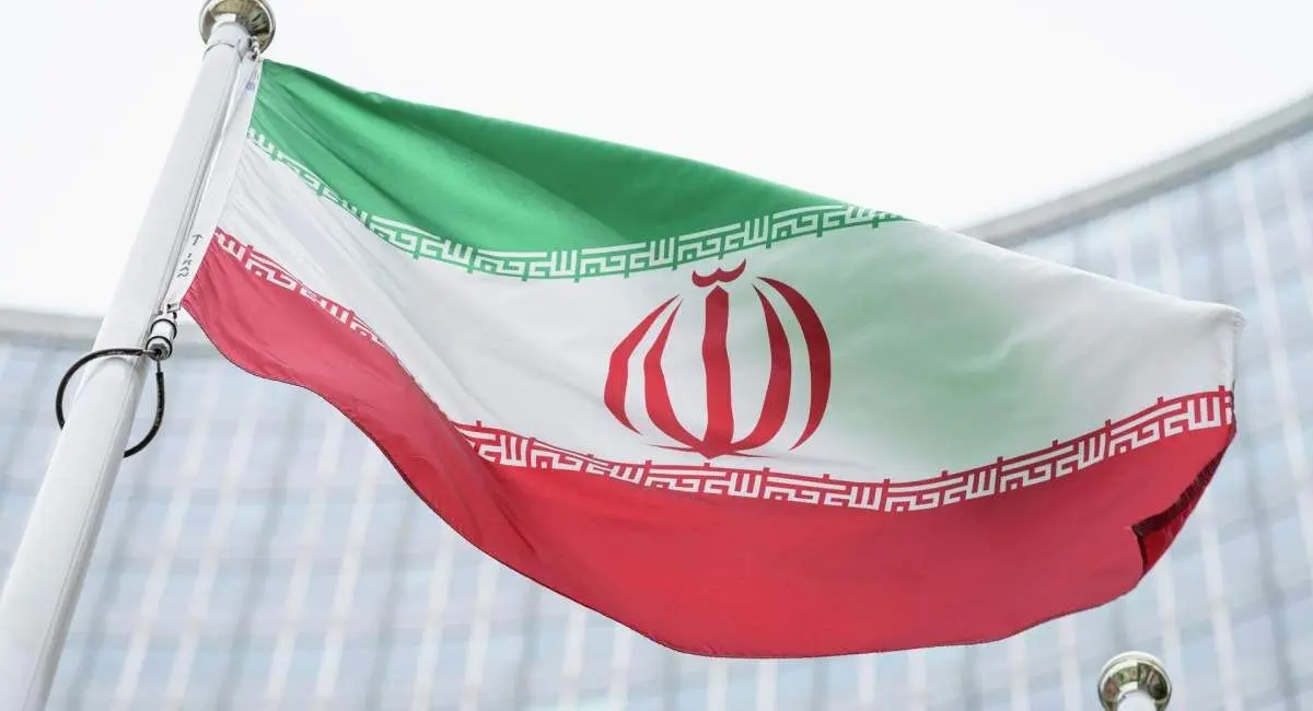 حماسه‌ی رمضان؛ مرثیه‌ای برای مردان ایستاده در طوفان