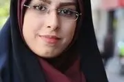 خانم خبرنگار در حرم امام حسین(ع)/ عکس