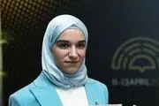 تیپ و استایل زن جولانی در آنتالیا +عکس