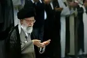  مرحوم واعظ طبسی درکنار رهبرانقلاب / عکس