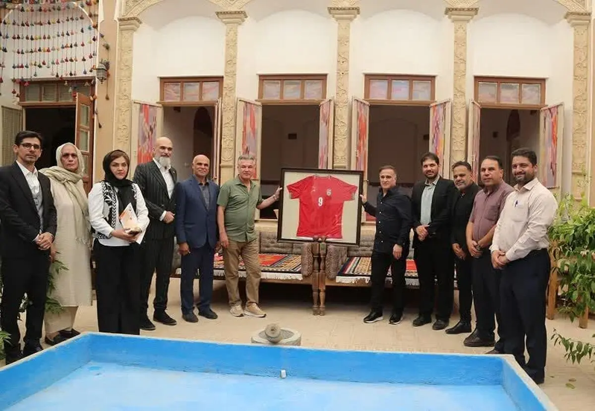 پیراهن طارمی سه زندانی را آزاد کرد