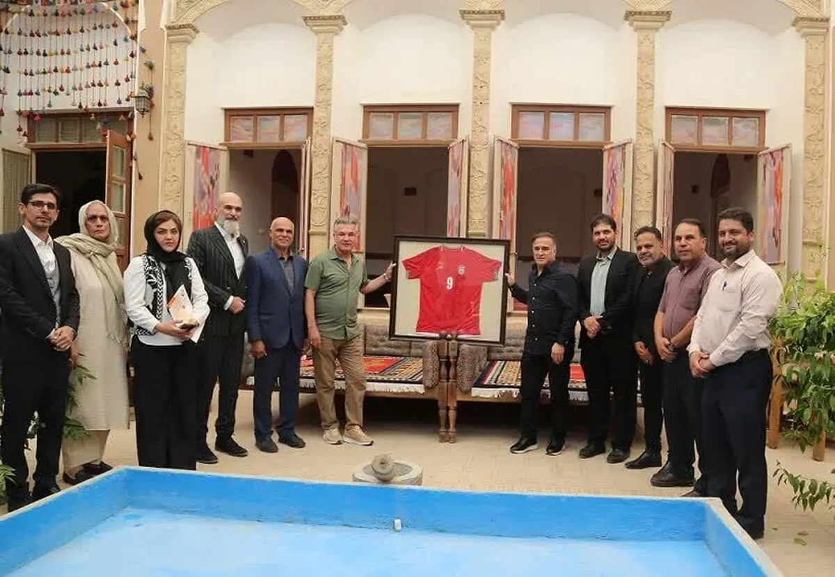 پیراهن طارمی سه زندانی را آزاد کرد