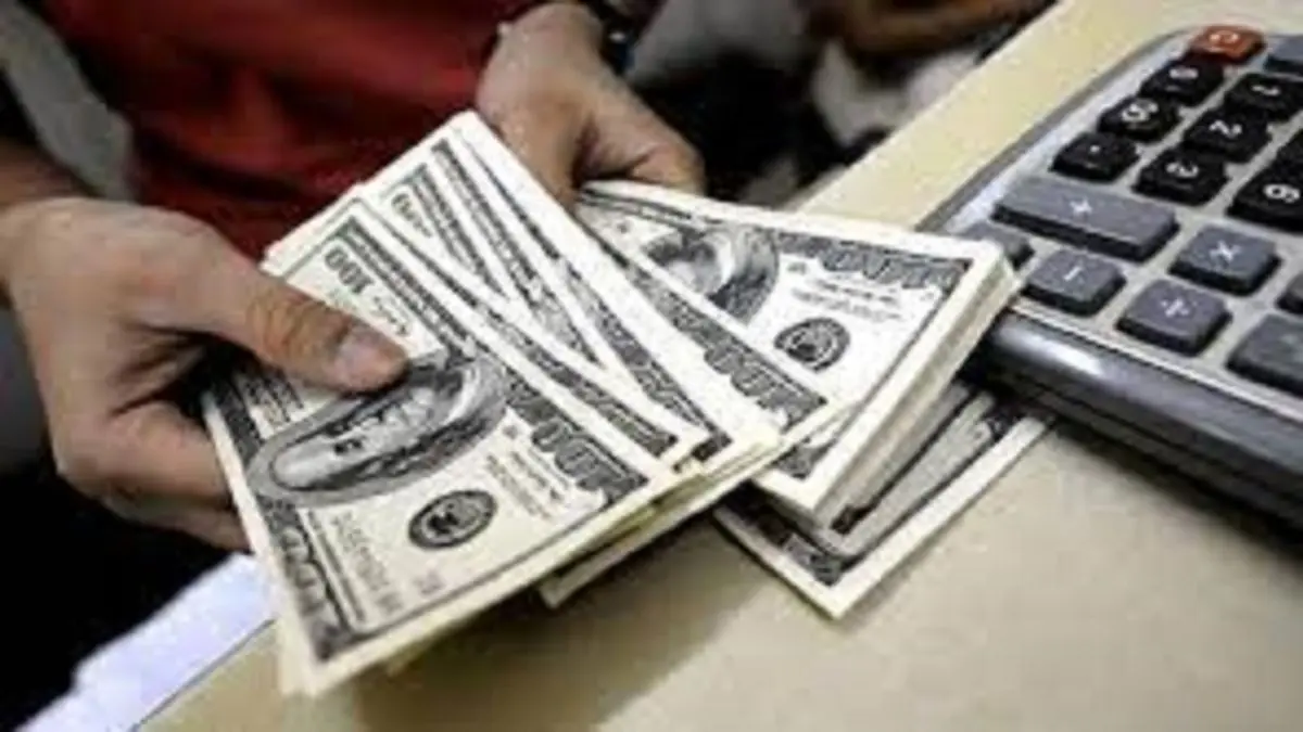 نرخ ارز در بازار آزاد ۱۹ آذر ۱۴۰۰/ دلار ۲۷ هزار و ۷۶۷ تومان است