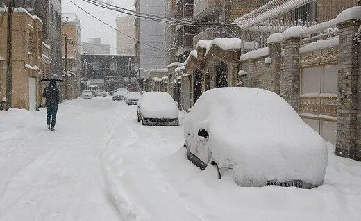 مه‌گرفتگی و برف‌‌ و‌ باران‌ د‌ر جاده‌های 11 استان