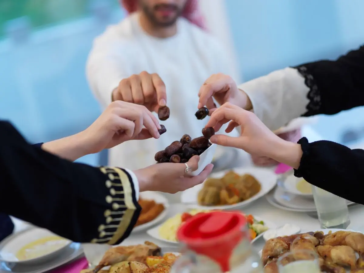 
چند توصیه تغذیه‌ای به روزه داران + اینفوگرافی