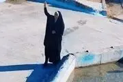 ماجرای دکتر نعمتی‌زاده دختر جونقانی که یک‌تنه جلوی اغتشاش‌گران ایستاد