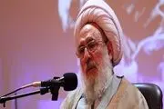 کسانی که آمریکا را دوست جلوه می‌دهند قبل از اینکه نفرین شوند، توبه کنند