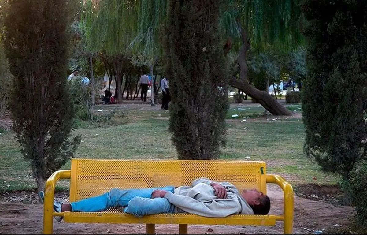 از بزم شبانه معتادان تا بساط قمار در پارکها