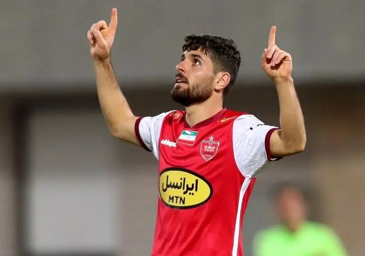محمد عمری قید پرسپولیس را زد و به این تیم رفت
