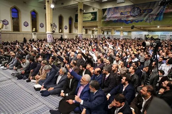 دیدار مداحان و شاعران اهل بیت‌(ع) با مقام معظم رهبری/گزارش تصویری