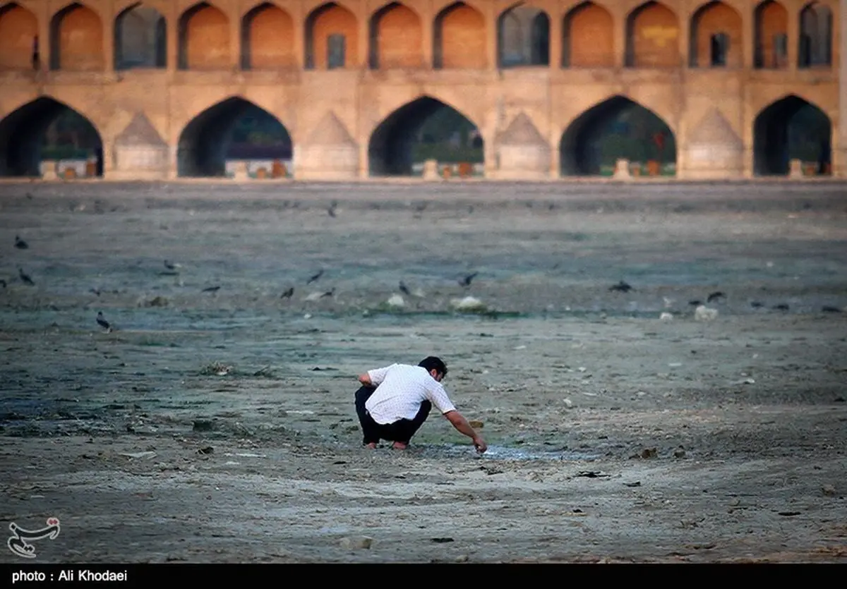  فرونشست زمین‌های مسکونی و بناهای تاریخی در اصفهان 