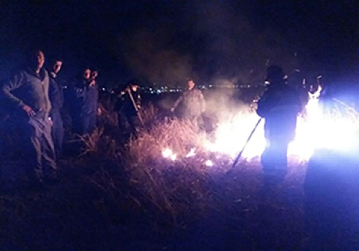 آتش سوزی در زمین کشاورزی روستای توشن

