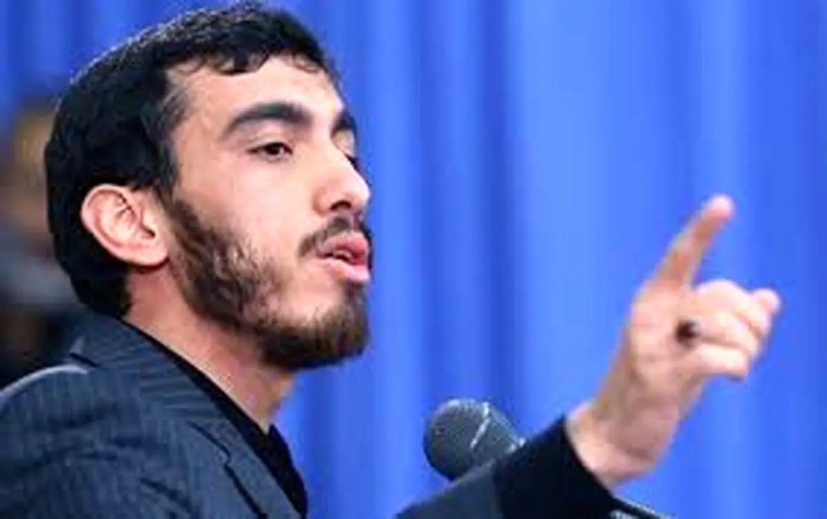 مداحی دلنشین مهدی رسولی در محضر رهبرانقلاب/ فیلم