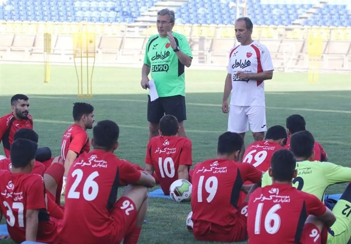 بازیکنان پرسپولیس در انتظار تصمیم برانکو