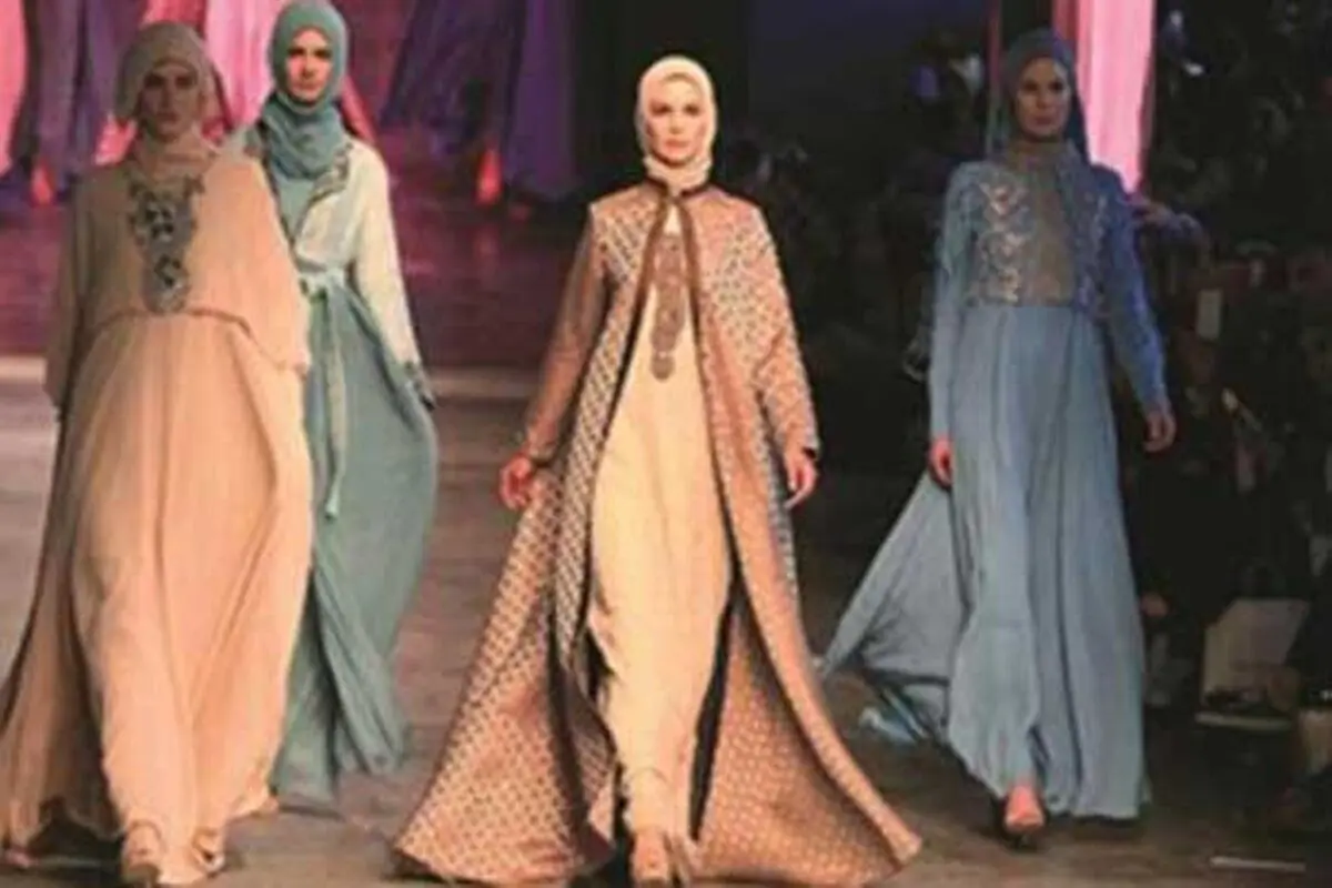 جنجالی که زن مدل مصری با لباسش به پا کرد/تصاویر