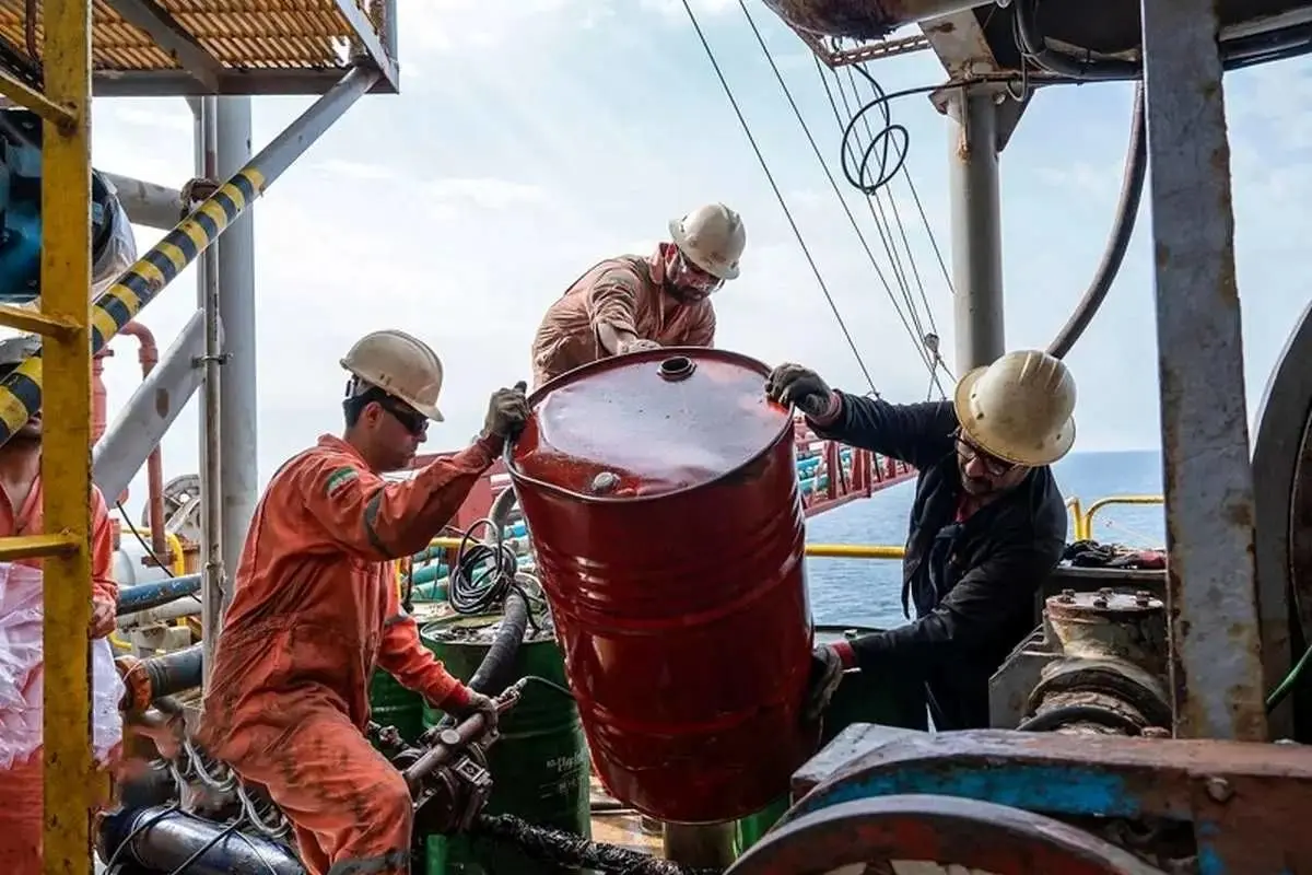 جهش قیمت نفت به بالای صد دلار