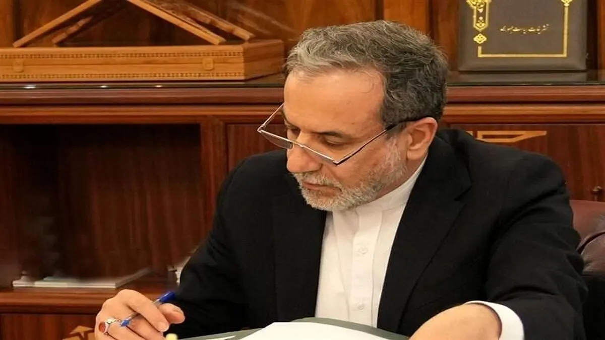 سید عباس عراقچی: تنگه هرمز بسته نشده است