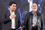 حامد بهداد جایزه اش را به جمشید هاشم‌پور اهدا کرد