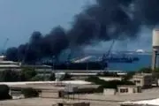 انفجار و آتش سوزی در یک کشتی تجاری در لاذقیه+ عکس