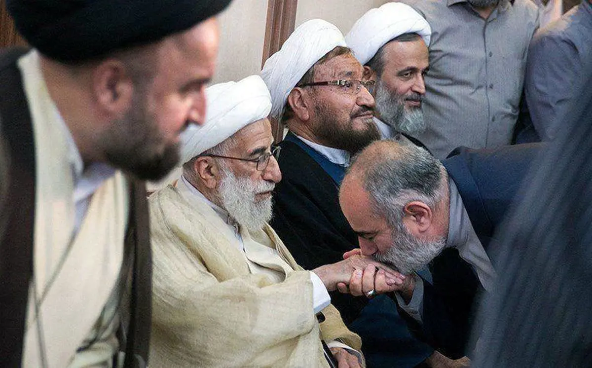 حاشیه سازی های آشنای حسام الدین آشنا