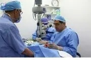وزیر بهداشت دست به تیغ شد+ عکس
